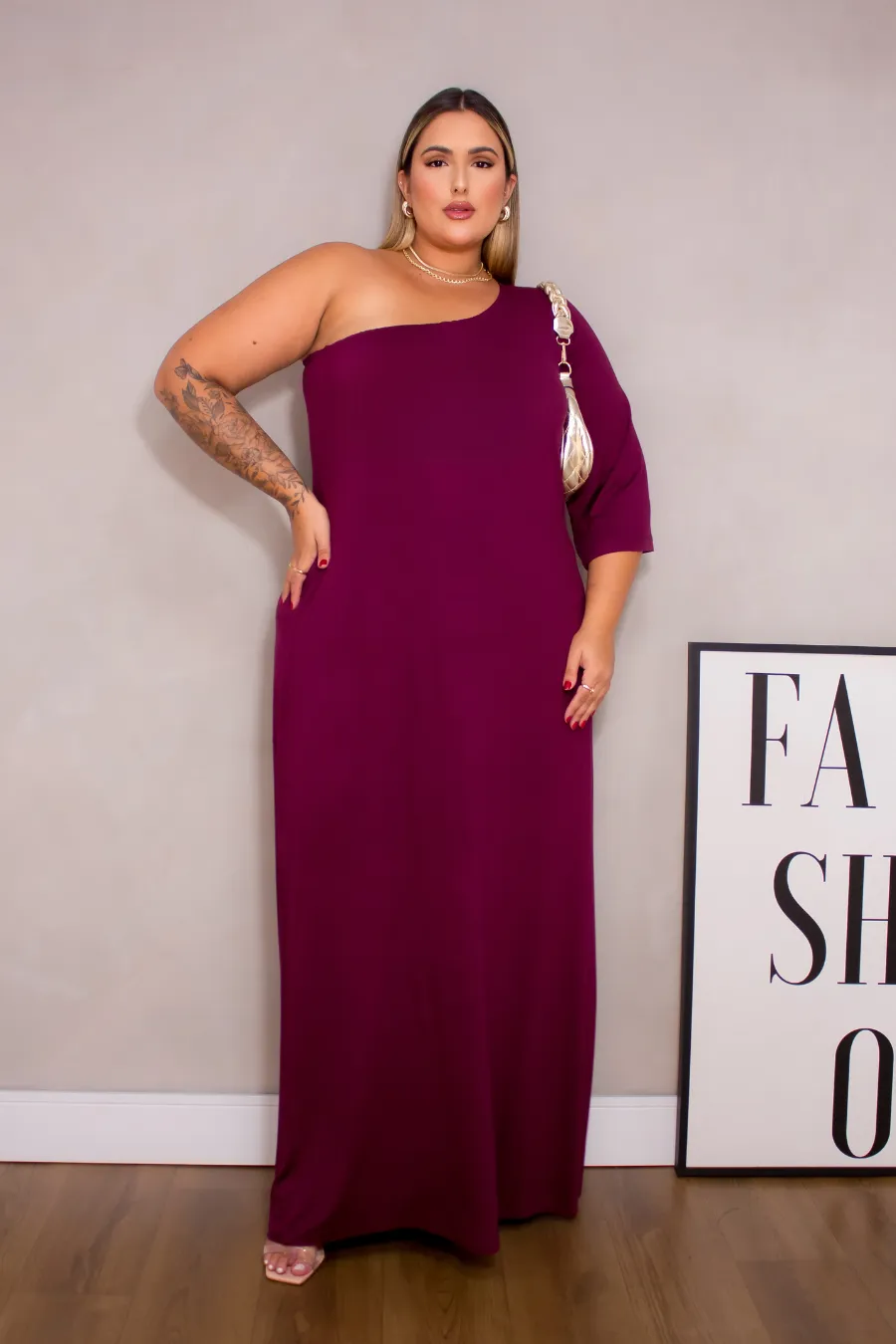 Vestido Plus Size Ombro Só Helena Vinho